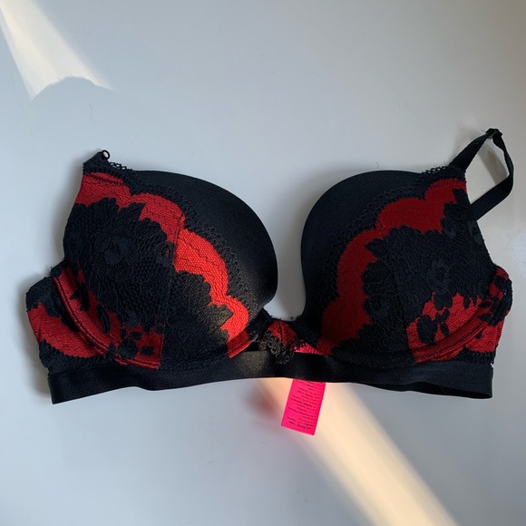 LaSenza 32B black and red Bra Beyond Sexy